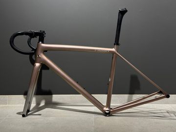 Specialized S-Works Aethos Frameset 2023 Road & Gravel usato, Viola — immagine 7 di 7