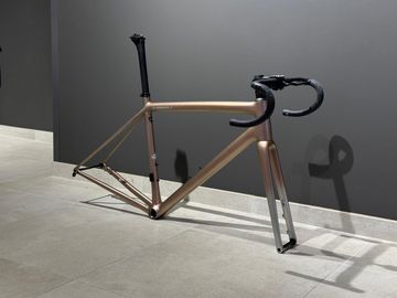 Specialized S-Works Aethos Frameset 2023 Road & Gravel usato, Viola — immagine 5 di 7