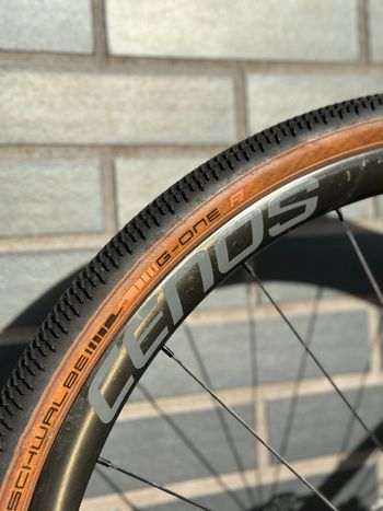 Used Giant Revolt Advanced 3 2025 2025 Road & Gravel, Black — image 5 of 10