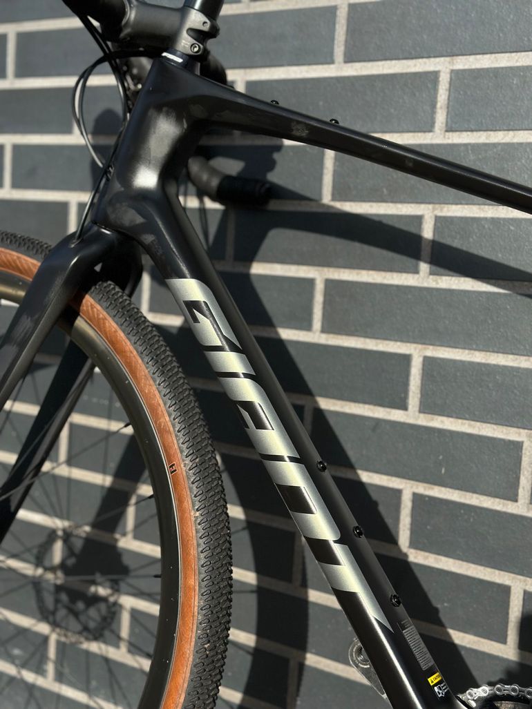 Used Giant Revolt Advanced 3 2025 2025 Road & Gravel, Black — image 9 of 10