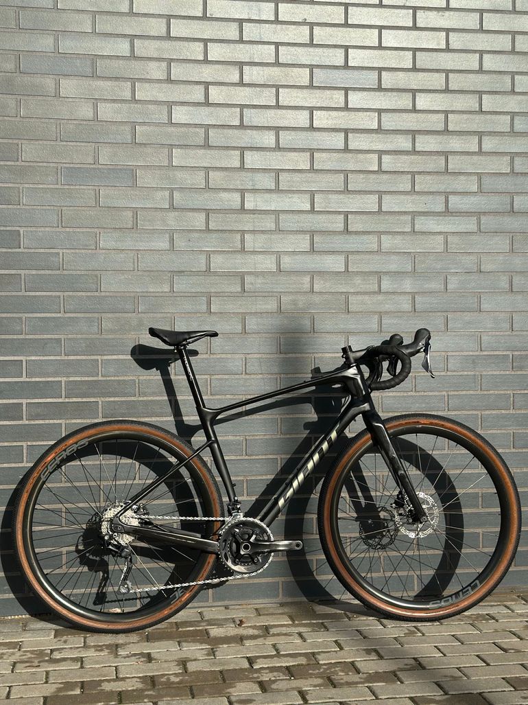 Used Giant Revolt Advanced 3 2025 2025 Road & Gravel, Black — image 2 of 10
