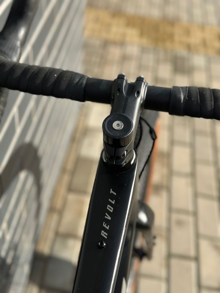 Used Giant Revolt Advanced 3 2025 2025 Road & Gravel, Black — image 7 of 10