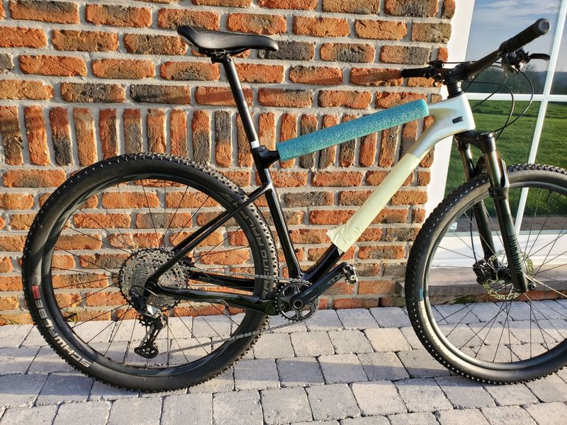 Käytetty Giant Xtc Shimano SLX 2022 Mountainbike — kuva 4 / 16