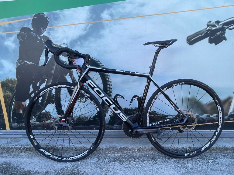 Used Focus Cayo Ultegra Disc 2018 Road & Gravel, Black — image 2 of 7
