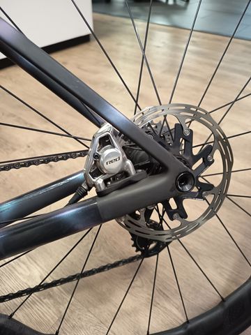 Tweedehands Scott Addict RC Ultimate 2024 2024 Road & Gravel — afbeelding 6 van 9