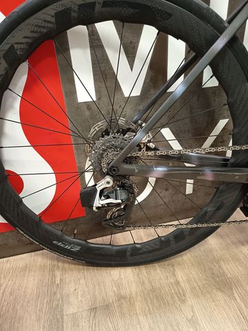 Tweedehands Scott Addict RC Ultimate 2024 2024 Road & Gravel — afbeelding 3 van 9