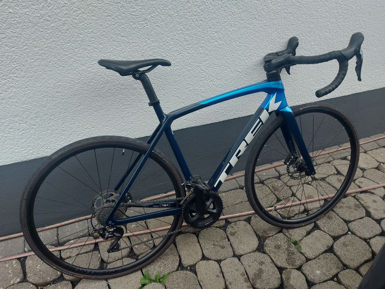 Used Trek Émonda SL 5 Disc 2022 2022 Road & Gravel, Black — image 2 of 14