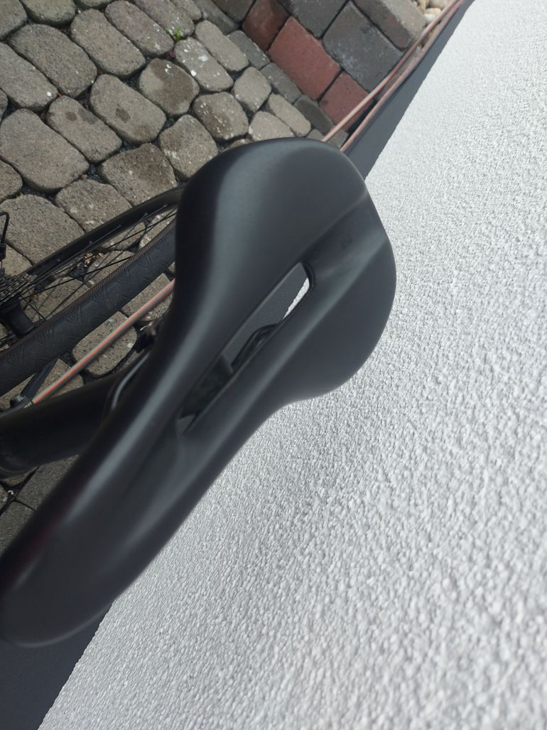 Used Trek Émonda SL 5 Disc 2022 2022 Road & Gravel, Black — image 13 of 14