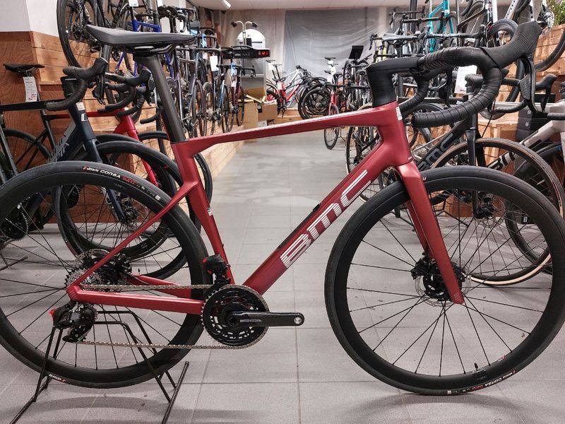 Used BMC Roadmachine 01 THREE 2024 2024 Road & Gravel, Red — image 1 of 3