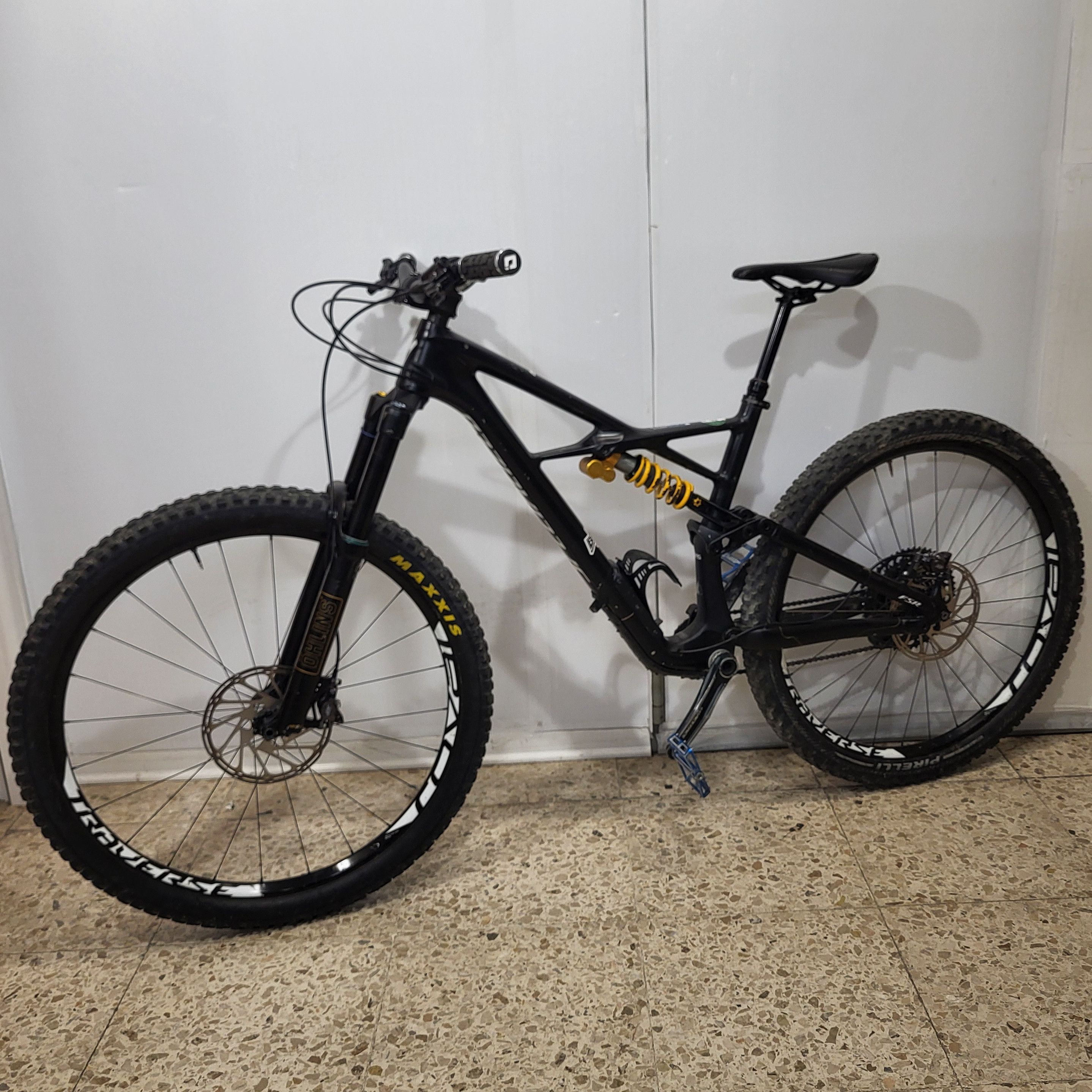 Specialized Enduro Öhlins Coil 29/6Fattie 2017 | buycycle