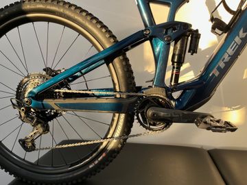 Gebrauchtes Trek Fuel EXe 9.8 2023 2023 Mountainbike, Blau, 29 — Bild 2 von 3