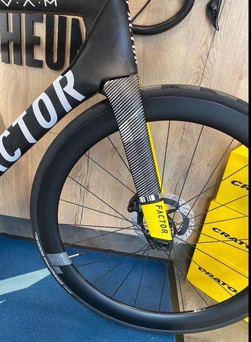 Used Factor Ostro Shimano Ultegra Di2 2025 Road & Gravel, Black — image 5 of 5