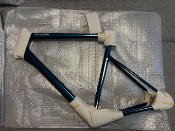 Použité Cannondale SuperSix EVO Hi-Mod Frameset 2022 Road & Gravel — obrázek 2 z 6