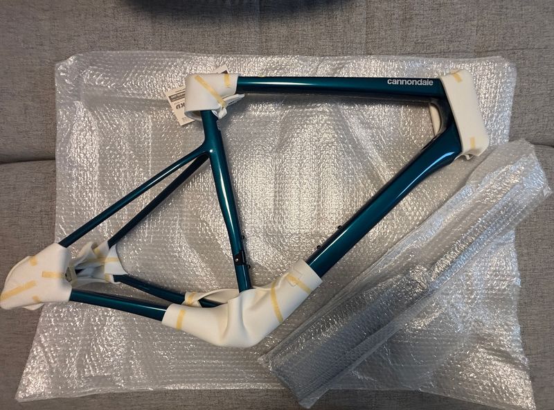 Použité Cannondale SuperSix EVO Hi-Mod Frameset 2022 Road & Gravel — obrázek 1 z 6