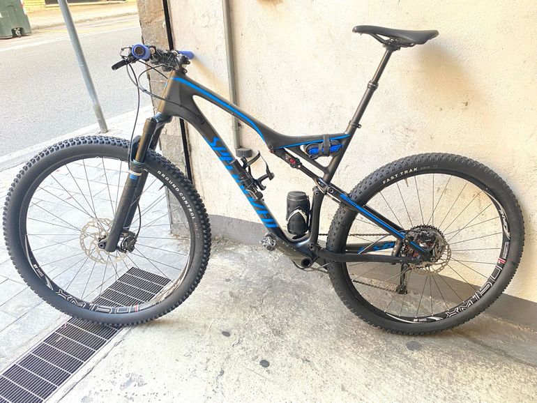 Used Specialized Epic Shimano Deore XT 2019 Mountainbike, Schwarz — image 2 of 9