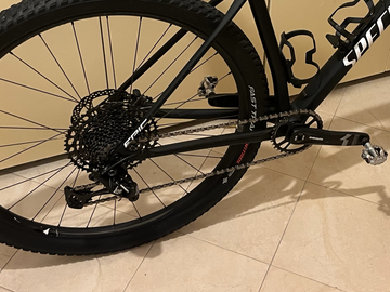 Used Specialized Epic Hard Tail Comp 2020 Mountainbike, Black — image 1 of 4