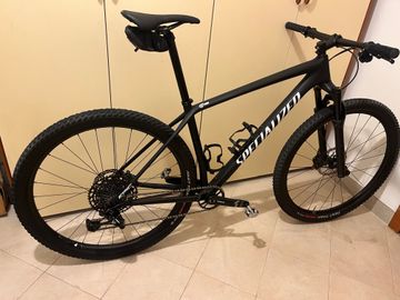 Used Specialized Epic Hard Tail Comp 2020 Mountainbike, Black — image 2 of 4