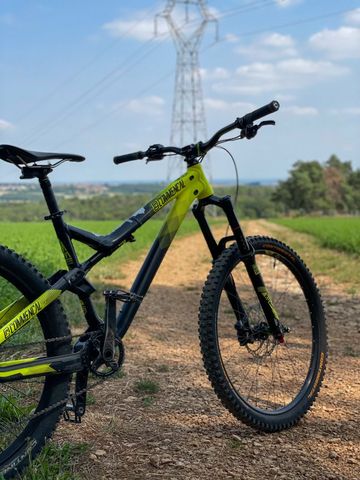 Używany Commencal Meta AM V4 2016 Mountainbike — zdjęcie 1 z 10