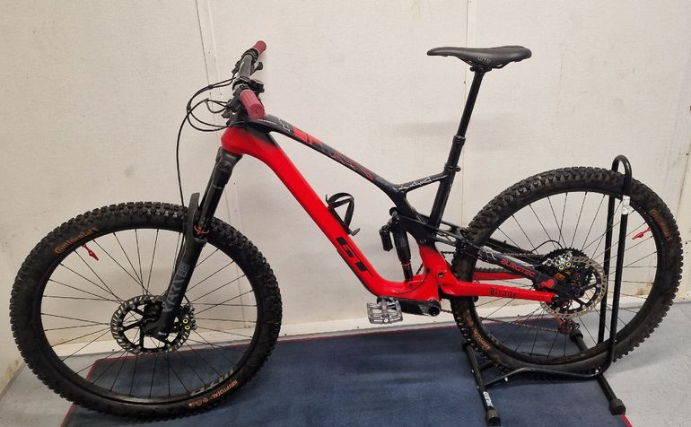 美品　GT FORCE 26インチ Force Comp Carbon Expert Gt Force Alloy Elite 2019 GT Force Carbon