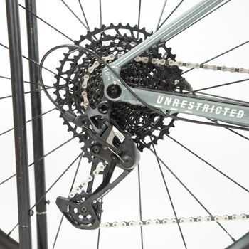 Used BMC AL One Metallic Grey Green 2024 2024 Road & Gravel, Hellgrau — image 2 of 6