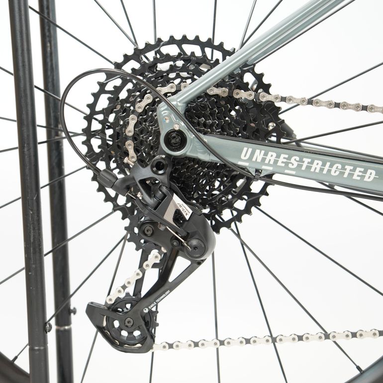 Used BMC AL One Metallic Grey Green 2024 2024 Road & Gravel, Hellgrau — image 2 of 6