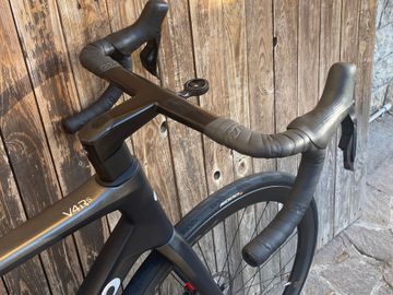 Used Colnago V4RS 2023 Road & Gravel, Black — image 5 of 9