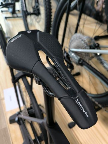 Used Orbea ORCA M30i 2024 2024 Road & Gravel, Black — image 10 of 12