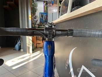Used Trek Trek Domane Sl 6 2023 Road & Gravel, Blue — image 6 of 7