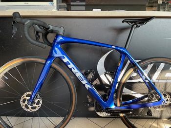 Used Trek Trek Domane Sl 6 2023 Road & Gravel, Blue — image 2 of 7