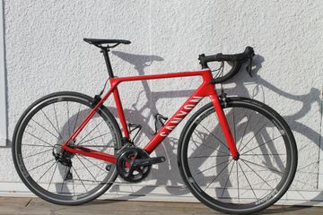 Used Canyon Ultimate CF SL 7.0 2019 2019 Road & Gravel, Red — image 1 of 6