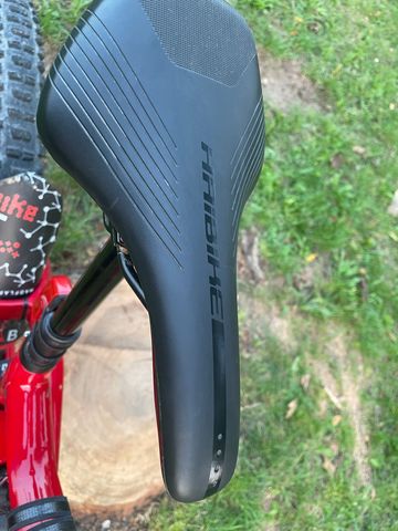 Tweedehands Haibike AllMtn CF 12 2024 2024 Mountainbike — afbeelding 9 van 12