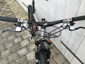 Gebrauchtes Rotwild RFC01 2001 2001 Mountainbike, Rot — Bild 3 von 3