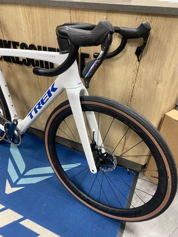 Trek Checkmate SRAM Force eTap AXS 2026 Road & Gravel d'occasion — image 6 sur 7