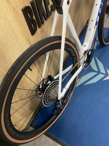 Trek Checkmate SRAM Force eTap AXS 2026 Road & Gravel d'occasion — image 7 sur 7