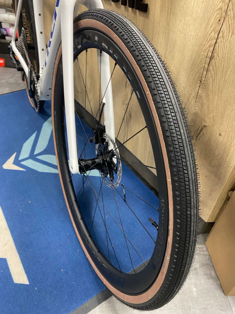 Trek Checkmate SRAM Force eTap AXS 2026 Road & Gravel d'occasion — image 4 sur 7