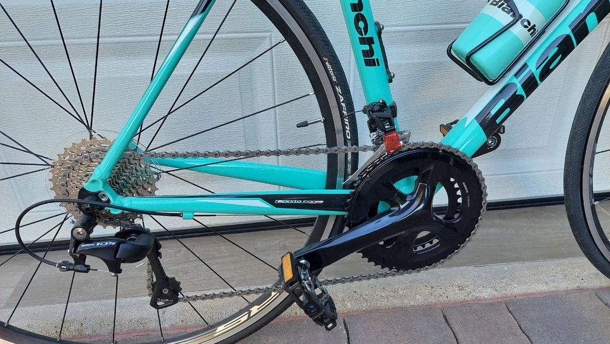 bianchi 2020 via nirone 105 road bike 7 Shimano 11-Speed Disc Playtri This bike is perfect for beginners and intermediate cyclists alike Bianchi Via Nirone 7 105