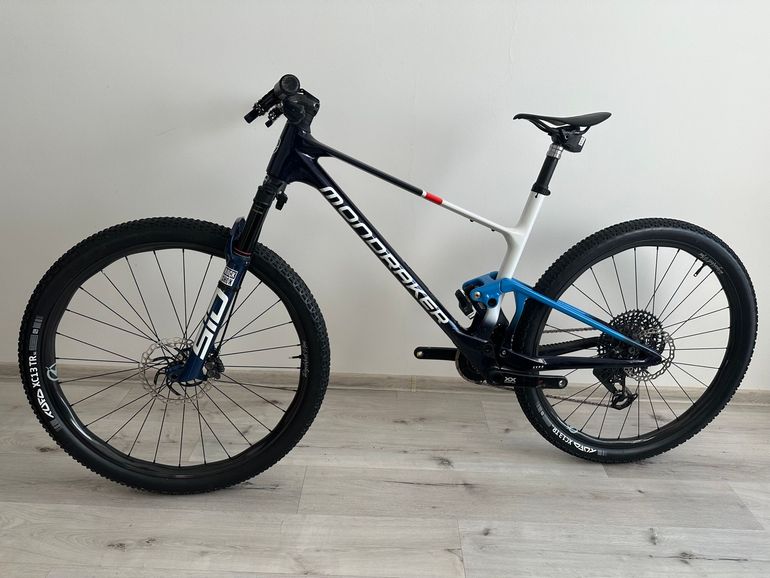 Used Mondraker F-PODIUM UNLIMITED FLIGHT ATTENDANT 2024 2024 Mountainbike, White, 29 — image 2 of 8