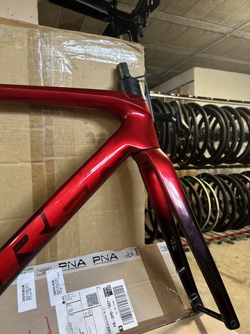 Gebrauchtes Trek Émonda SLR 7 2024 Frameset 2024 Road & Gravel, Rot — Bild 3 von 4