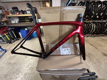 Trek Émonda SLR 7 2024 Frameset 2024 Road & Gravel usato, Rosso — immagine 1 di 4