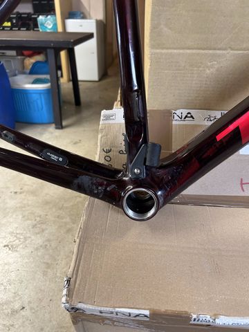 Trek Émonda SLR 7 2024 Frameset 2024 Road & Gravel usato, Rosso — immagine 2 di 4