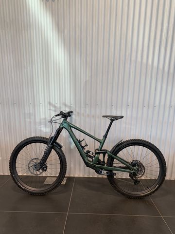 Used Specialized Enduro 2025 Mountainbike, Green — image 8 of 10