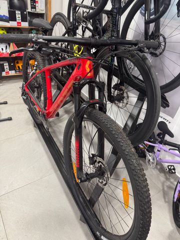 Used Scott Scale 940 2022 2022 Mountainbike, Red, 29 — image 3 of 3