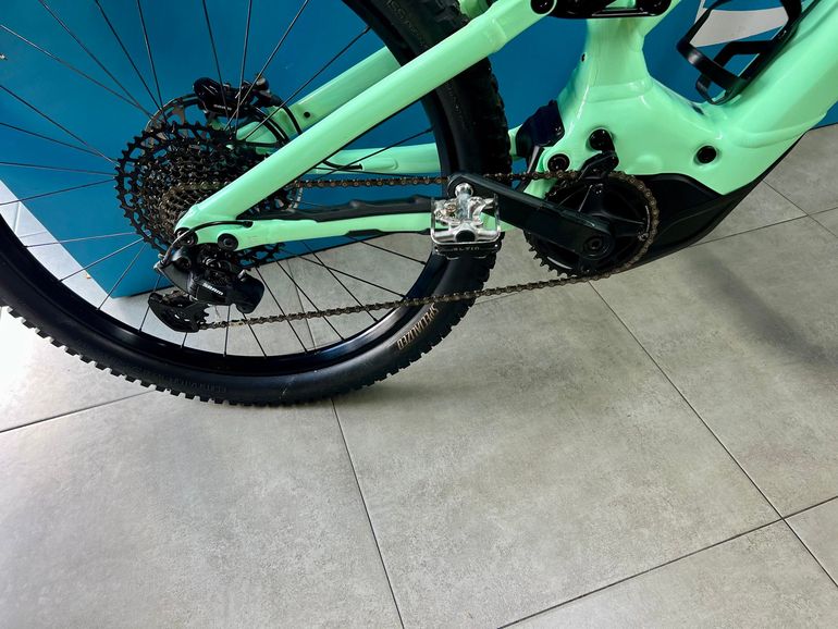 Used Specialized Turbo Levo Alloy 2023 2023 Mountainbike, Green, 29, 27.5 — image 6 of 8
