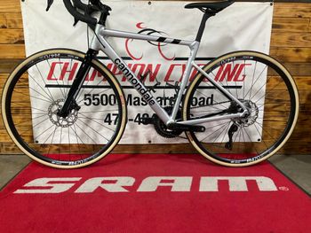 Used Cannondale CAAD13 105 DI2 2023 2023 Road & Gravel, Light Gray — image 2 of 4