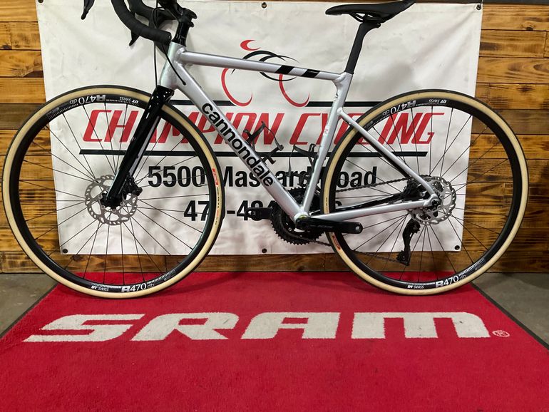 Used Cannondale CAAD13 105 DI2 2023 2023 Road & Gravel, Light Gray — image 2 of 4