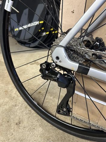 Used Trek Émonda SL 6 Disc Pro 2021 2021 Road & Gravel, Light Gray — image 4 of 5