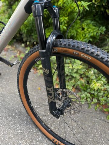 Used BMC Fourstroke 01 LT TWO 2022 2022 Mountainbike, Light Gray, 29 — image 5 of 8