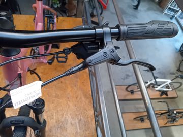 Used Liv ROVE 2025 Mountainbike, Red — image 3 of 5