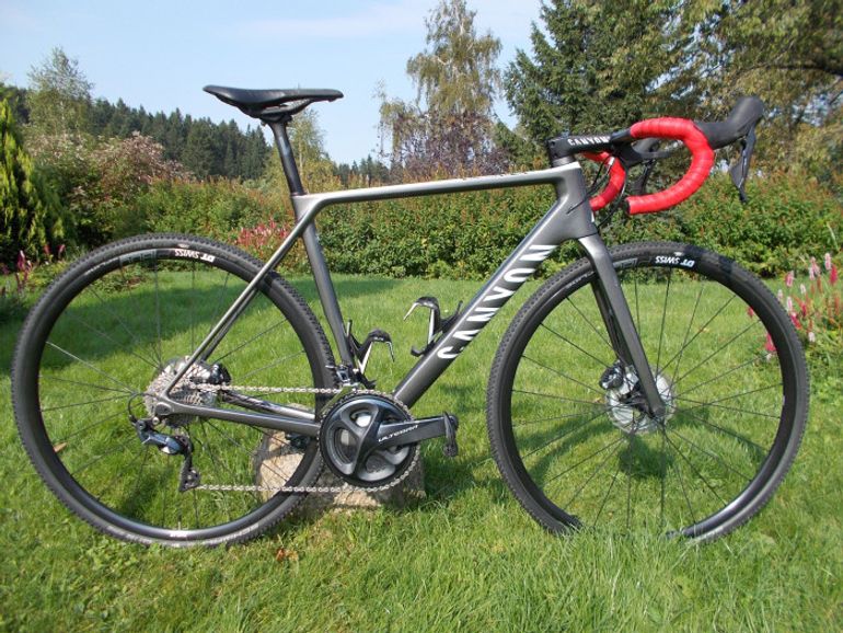 Used Canyon Ultimate CF SL Disc 8.0 2020 Road & Gravel — image 1 of 4