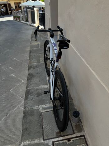 Used Scott Addict Shimano Dura Ace Di2 2025 Road & Gravel, White — image 10 of 14